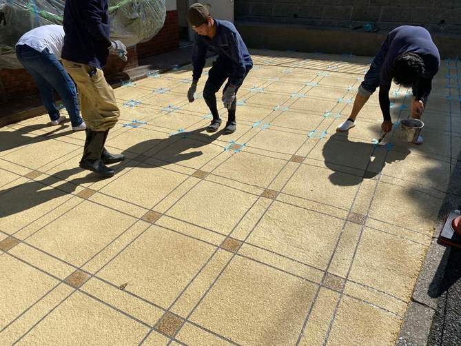 トップコート仕上げ+部分的着色