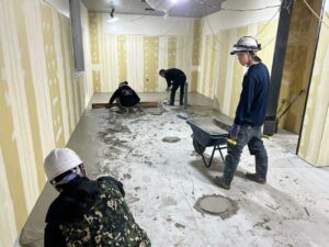 新築テナントの「床タイル、モルタル塗り」現場
