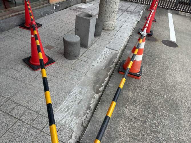 破損タイル撤去状況